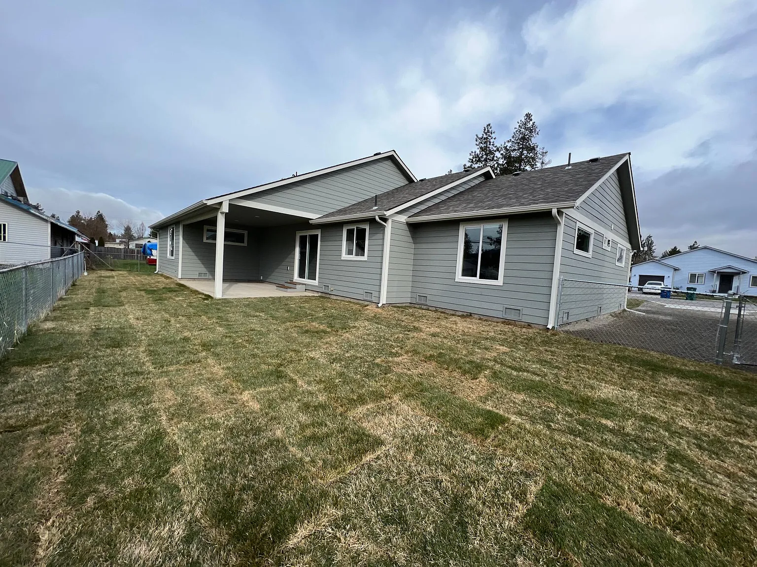 3 bed, 1800 sqft, $2,495 — Photo 3