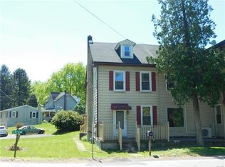 2 Island Park Rd, Glendon, PA 18042