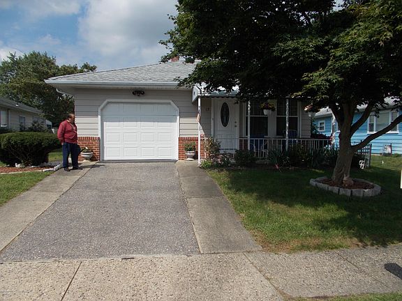 3rd image of 13 Corinth Pl