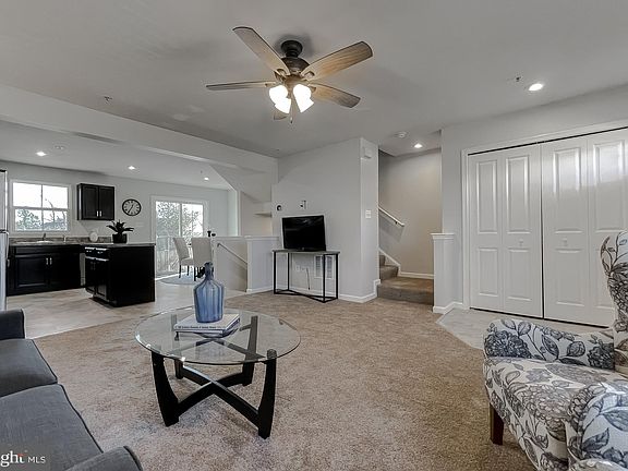 2nd image of 46350 Creeping Primrose Ln Unit A