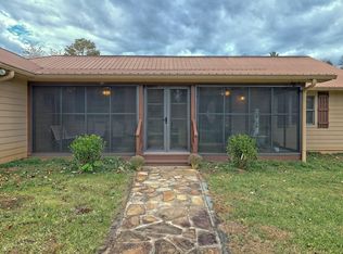 272 Lost Bridge Ln, Lakemont, GA 30552