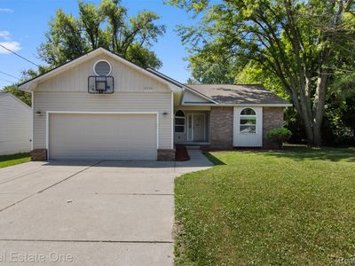 2930 Wisconsin Rd, Troy, MI, 48083