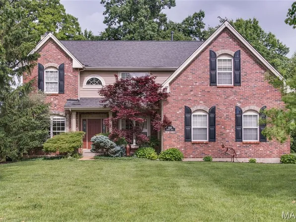 808 Payson Dr, Saint Louis, MO 63132