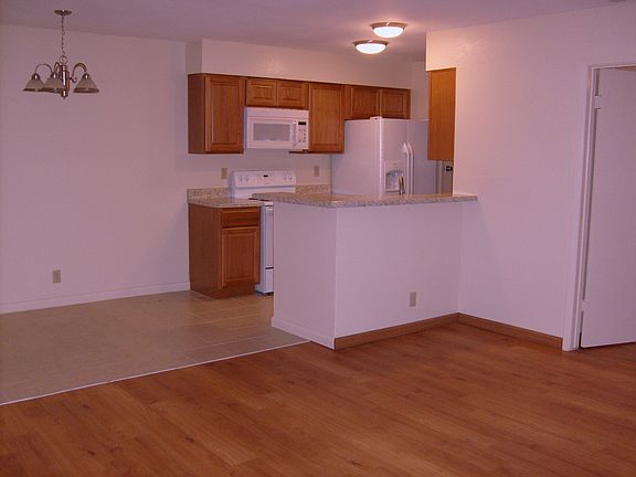 5th image of 9800 Hundred Oaks Cir #B