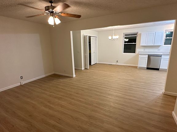 4th image of 110 Edge Field Cir