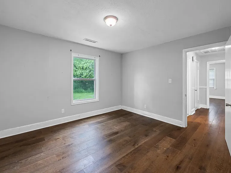 1508 Swope Dr — Photo 12