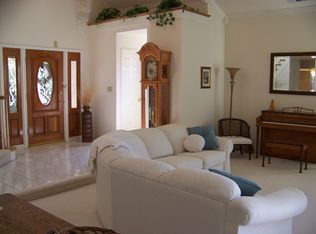 16334 Ridge View Rd, Apple Valley, CA 92307