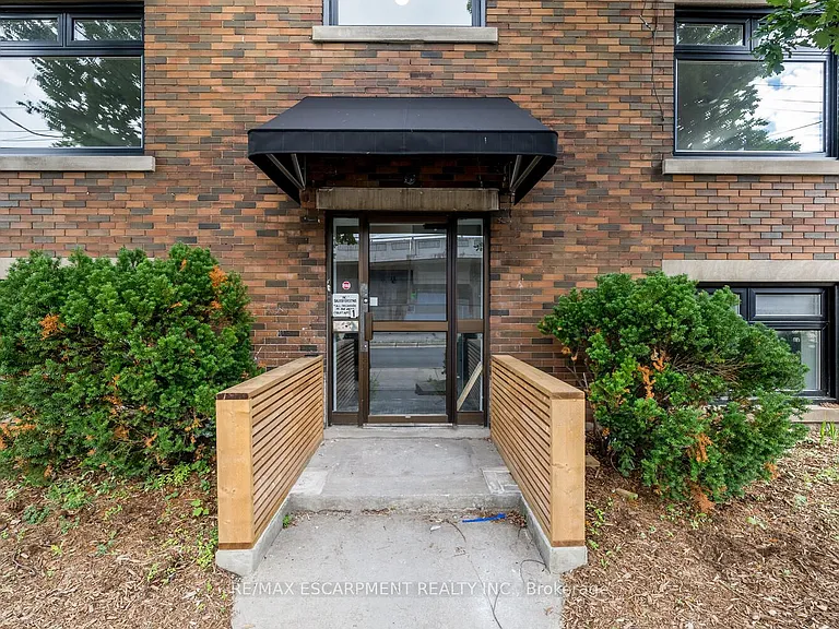 127 Victoria Ave S #6 — Photo 7