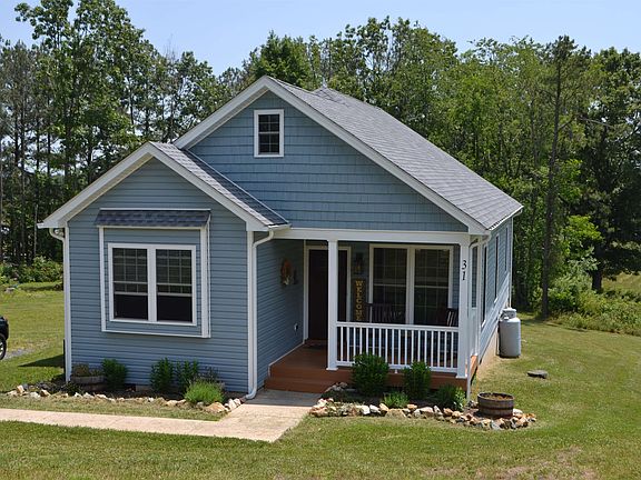 2nd image of 31 Farm Wood Ct
