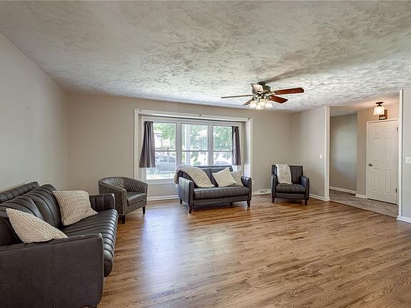 4th image of 6611 NW 50th St