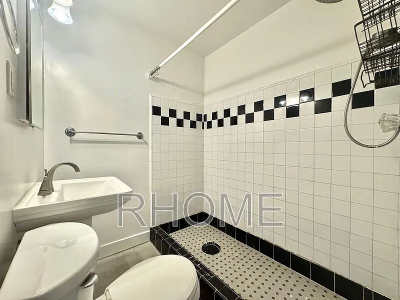 1 bed, 1.0 bath, 531 sqft, $1,049 — Photo 3