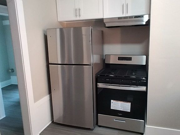 4th image of 632-638 W 8th St #636