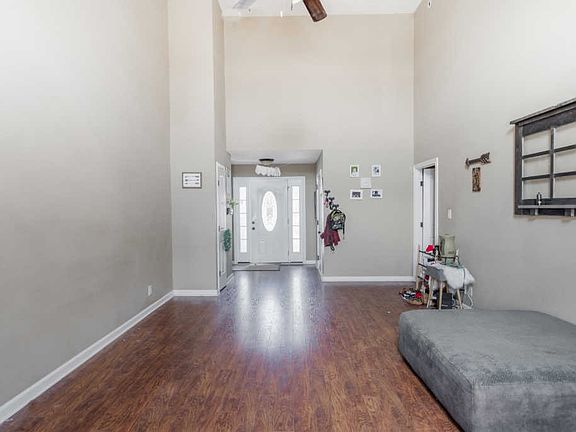 5th image of 557 Falkland Cir