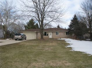 237 S Baldwin Rd, Oxford, MI 48371