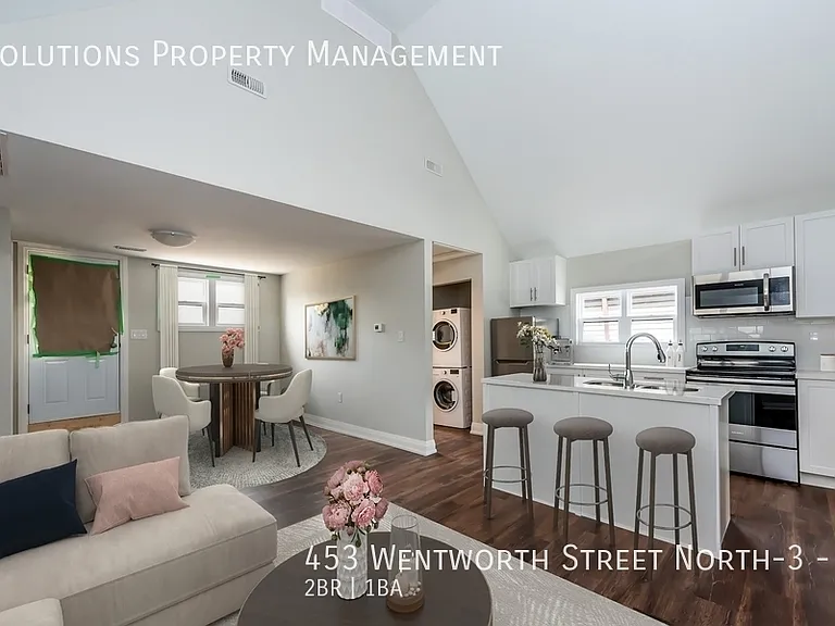 453 Wentworth St N #3 — Photo 3