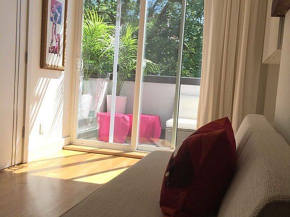3rd image of 208 Kingsland Ave APT 2R