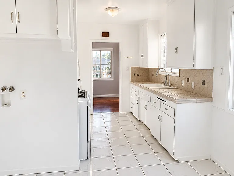 11525 Eddystone St — Photo 6