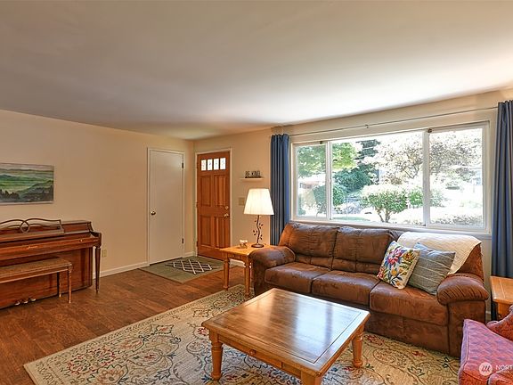 5th image of 113 143rd Street SE
