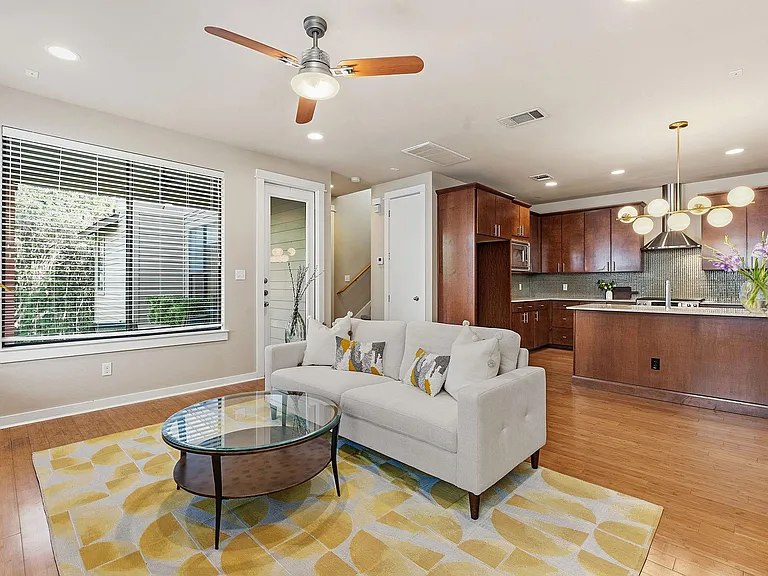 2911 Corbin Ln — Photo 3