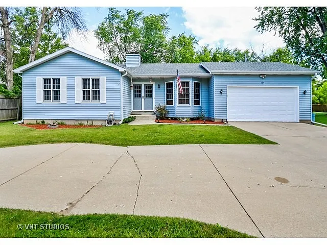 1344 W Beach Rd photo 1