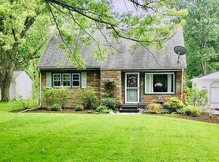 9004 Edgehill Rd, Mentor, OH 44060