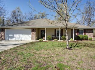 705 Cohick St, Mount Vernon, MO 65712