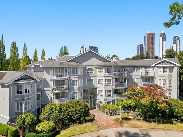 13939 Laurel Dr #309, Surrey, BC V3T 1A8