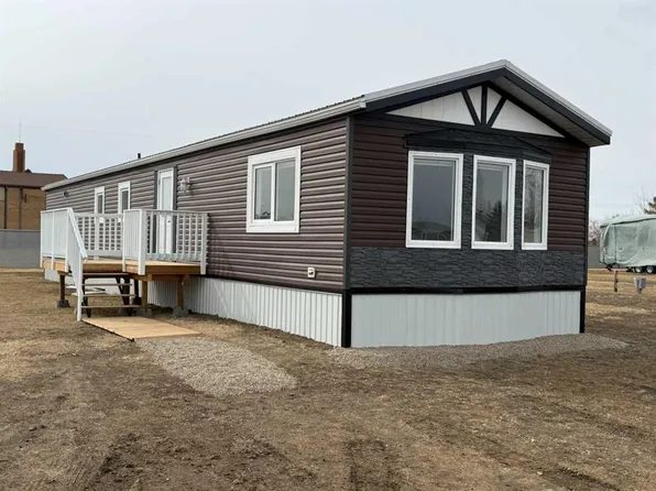 300 N Roseglen Close #50, Rosemary, AB T0J 2W0