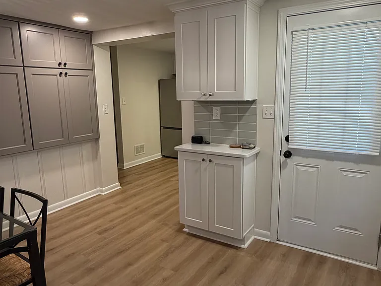1523 Oleander Ave — Photo 2