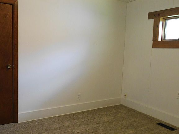 5th image of 315 Robert St