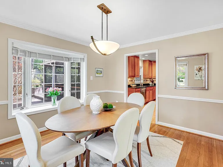7515 Cayuga Ave — Photo 3