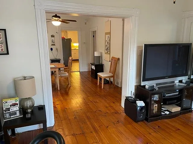 2 bed, 1.0 bath, 1208 sqft, $1,975 — Photo 3