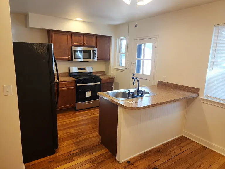 343 S Marshall St — Photo 4