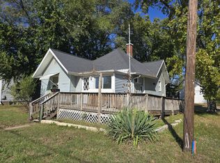 518 Kern St, Waterloo, IA 50703