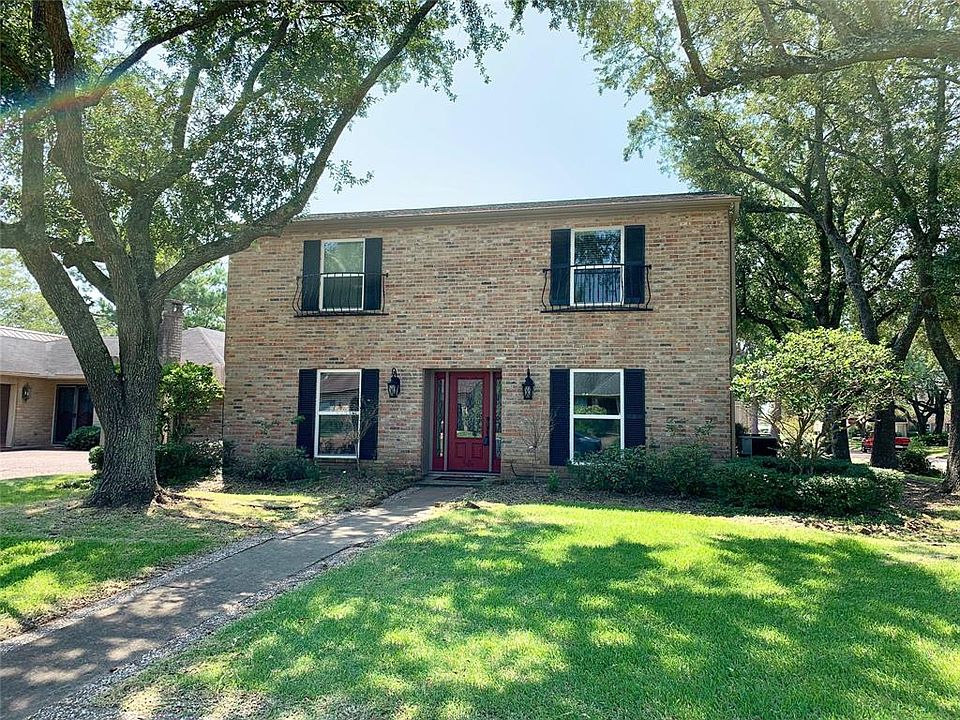 1st image of 5885 Woodway Dr