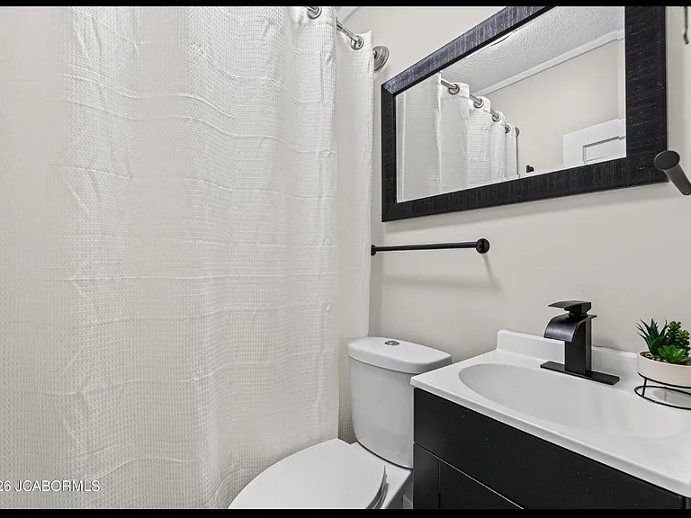 420 Vetter Ln — Photo 7
