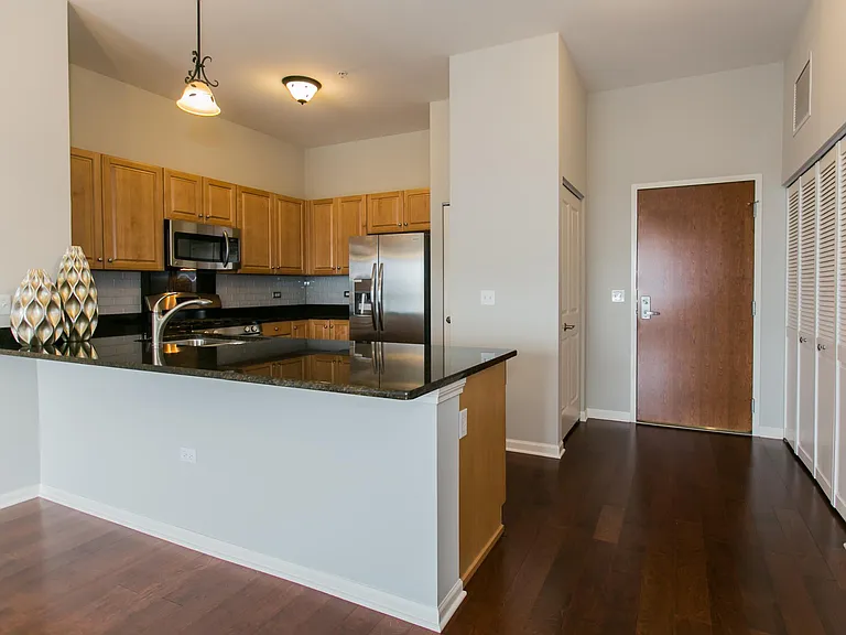 850 Village Center Dr #U420 — Photo 4