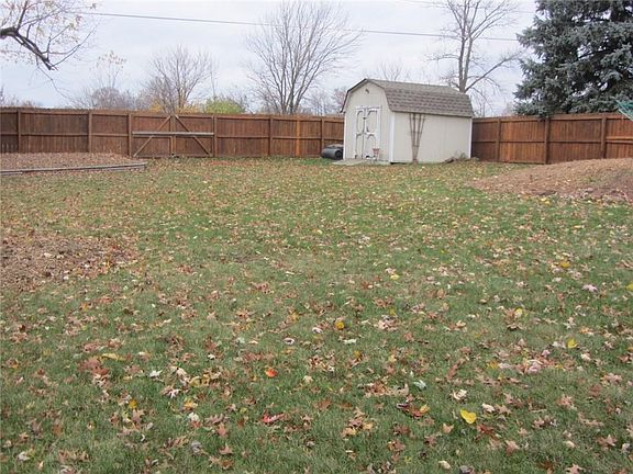 3rd image of 9458 Shenandoah Dr