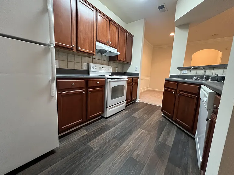 Wesley Kensington Apartments at Stonecrest — Photo 273