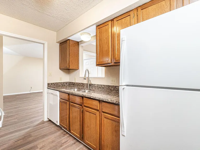 106 N Tunstall Ave — Photo 22