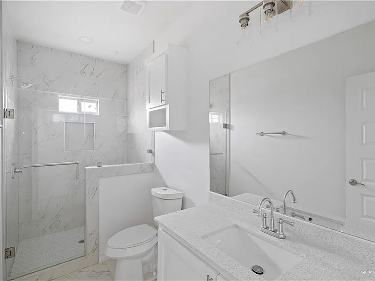 11304 N 25th St #2 — Photo 7