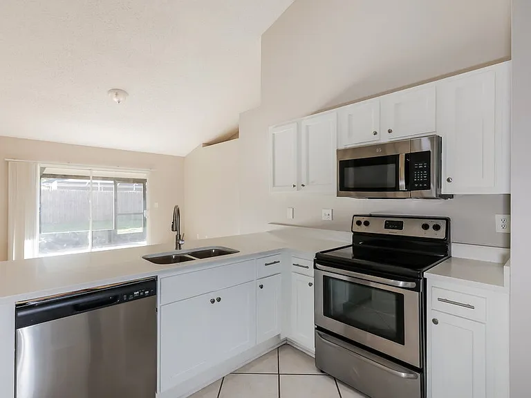 1540 Chepacket St — Photo 5