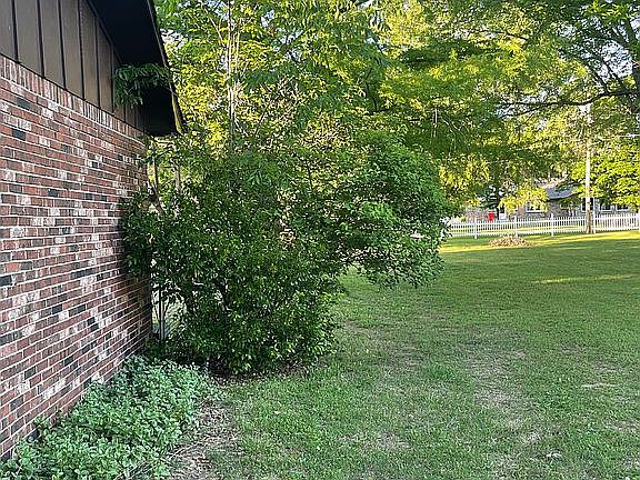 5th image of 6728 Park Cir