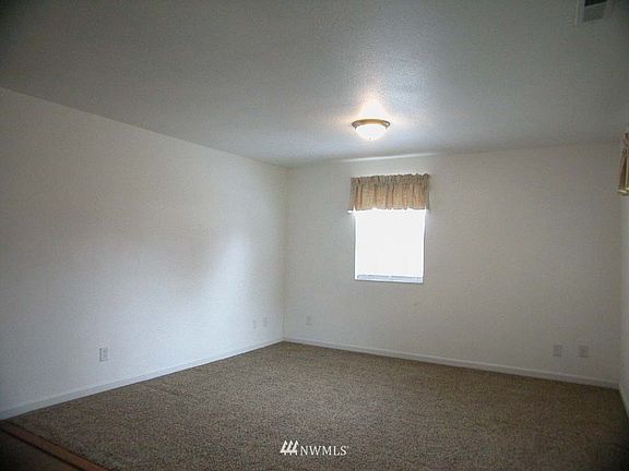 3rd image of 6721 East Boulevard NE