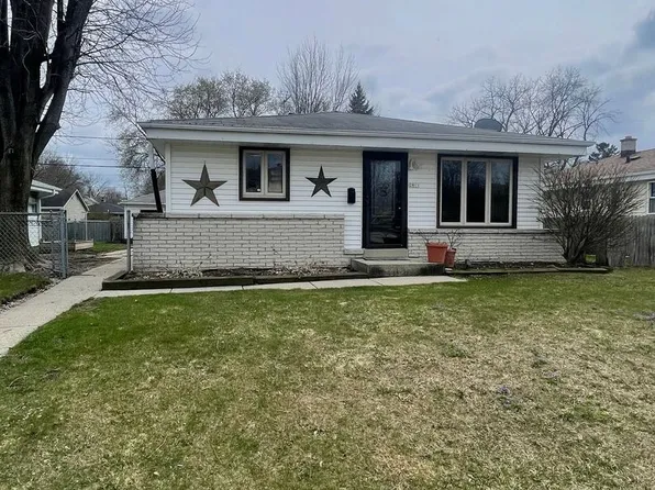 2811 E Bolivar Ave, Saint Francis, WI 53235