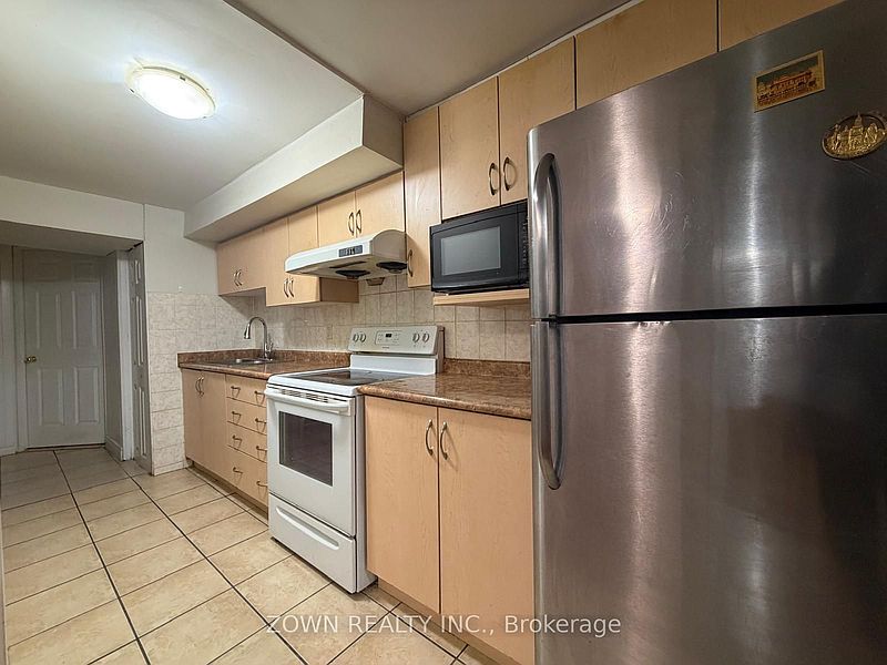 Brampton House for rent - 3 Bedrooms — photo 10
