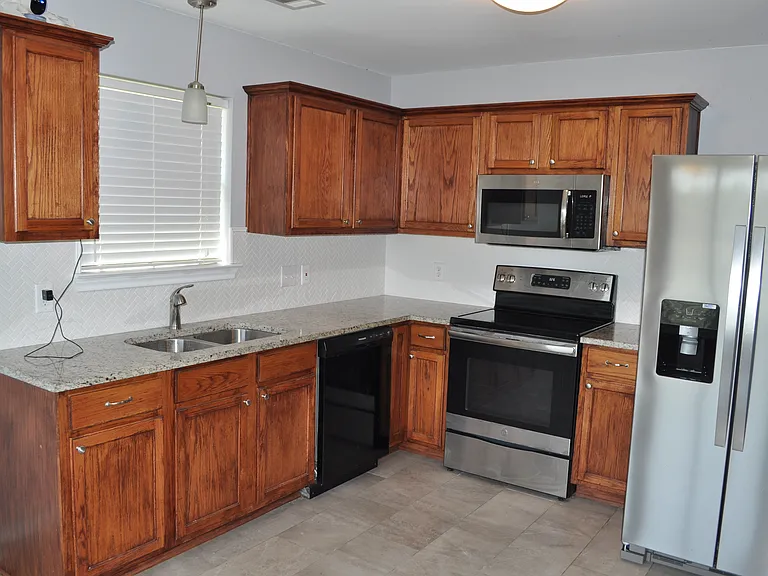 705 Katy Ln — Photo 14