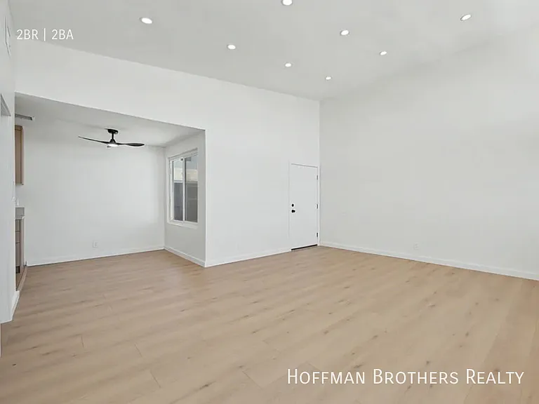1445 S Sherbourne Dr #15 — Photo 6