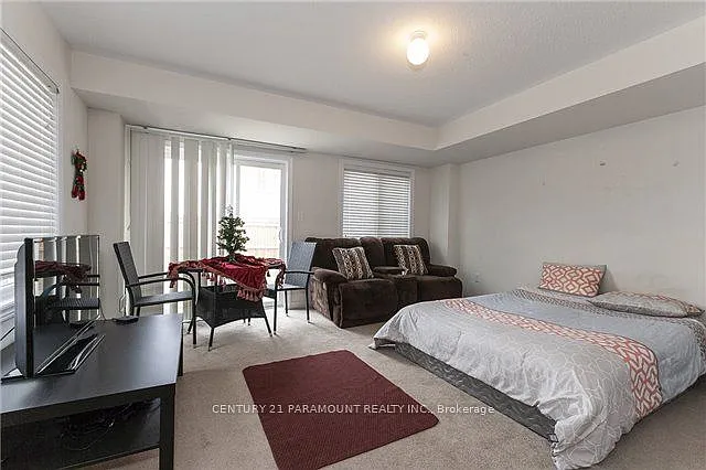 1301 Granrock Cres — Photo 9