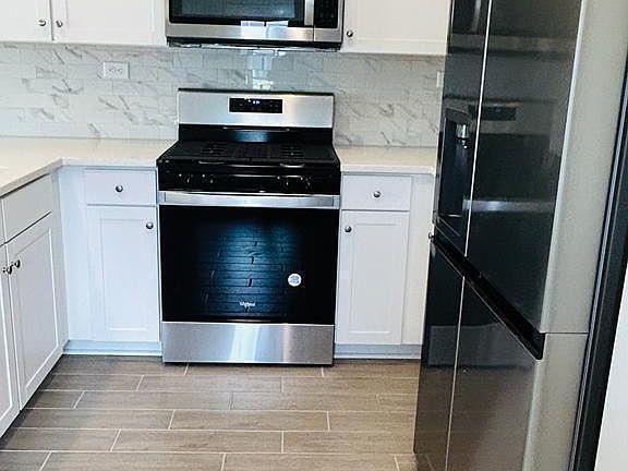 2nd image of 59 Thurnham Ln